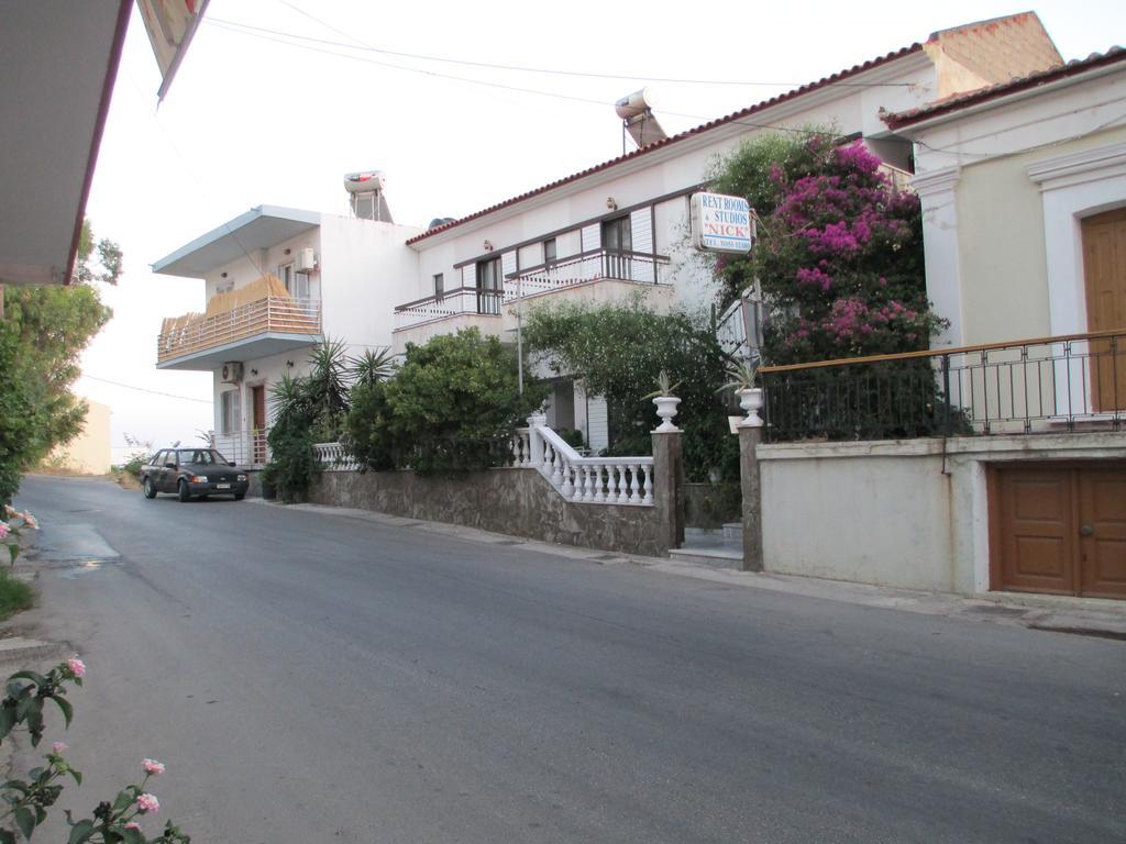 Nick House Hotel Plomari Exterior foto
