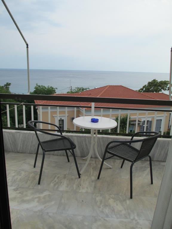 Nick House Hotel Plomari Cameră foto