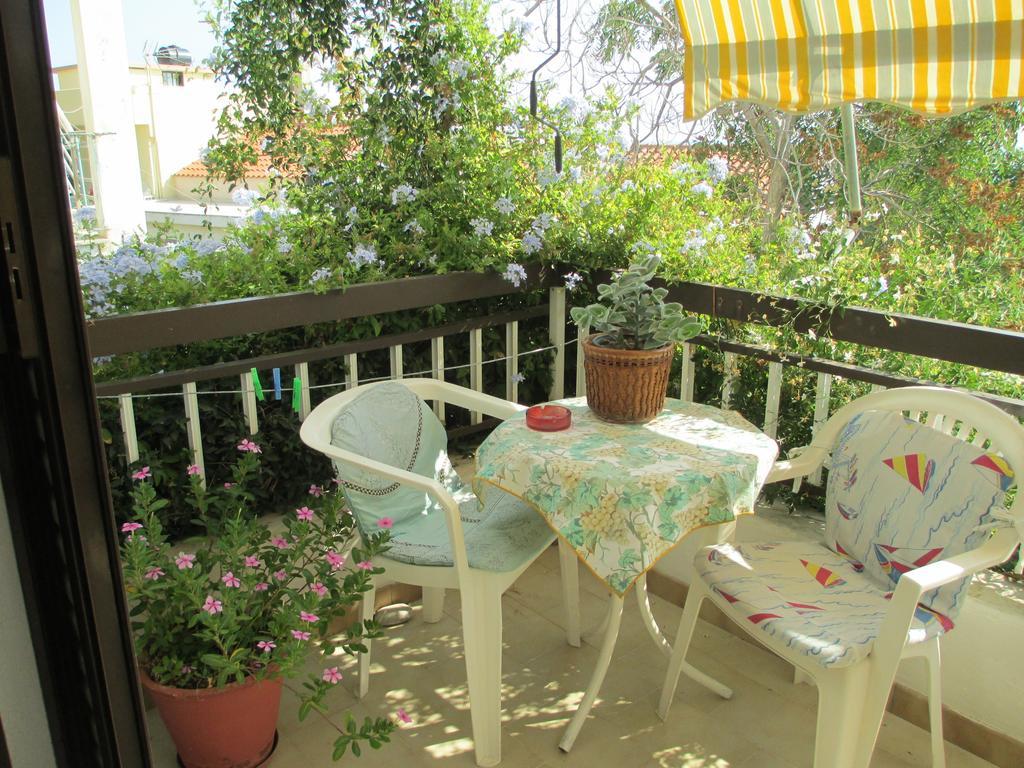 Nick House Hotel Plomari Exterior foto