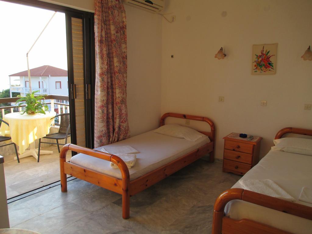 Nick House Hotel Plomari Exterior foto